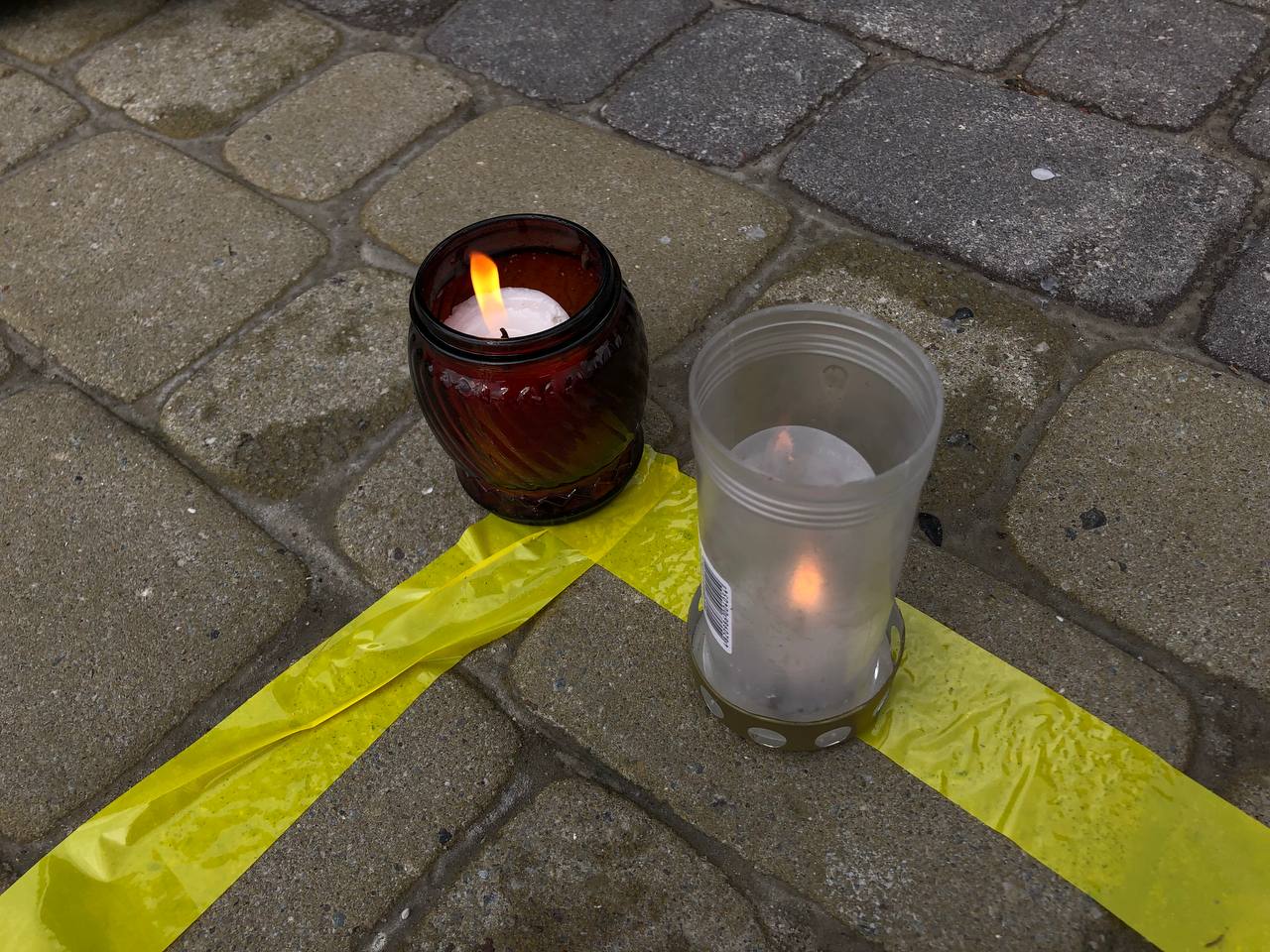 Новини Тернополя - фото з «Діти ховалися від війни в театрі, а вони скинули бомбу»: у Тернополі провели акцію на підтримку маріупольців