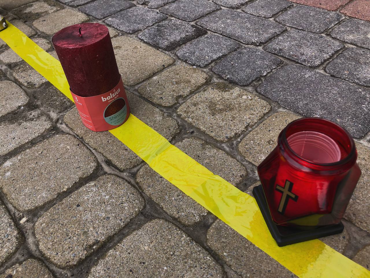 Новини Тернополя - фото з «Діти ховалися від війни в театрі, а вони скинули бомбу»: у Тернополі провели акцію на підтримку маріупольців