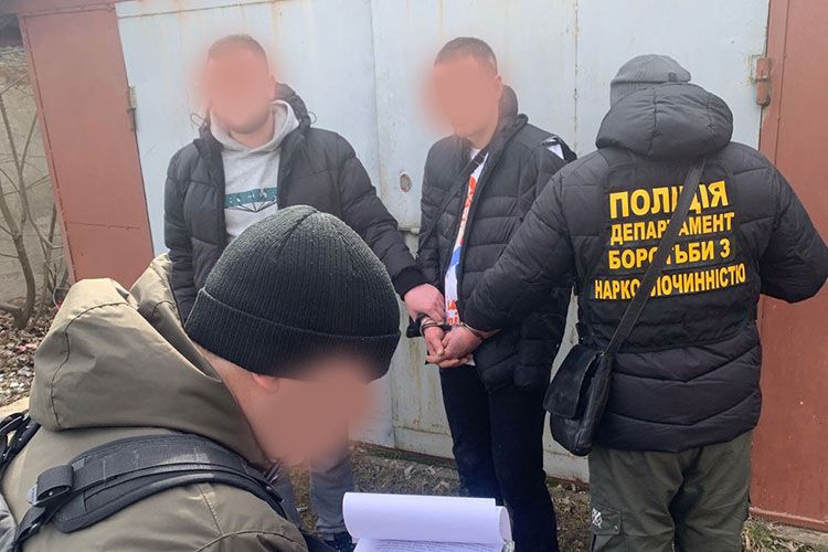 Новини Тернополя - фото з У Тернополі затримали наркоторговців