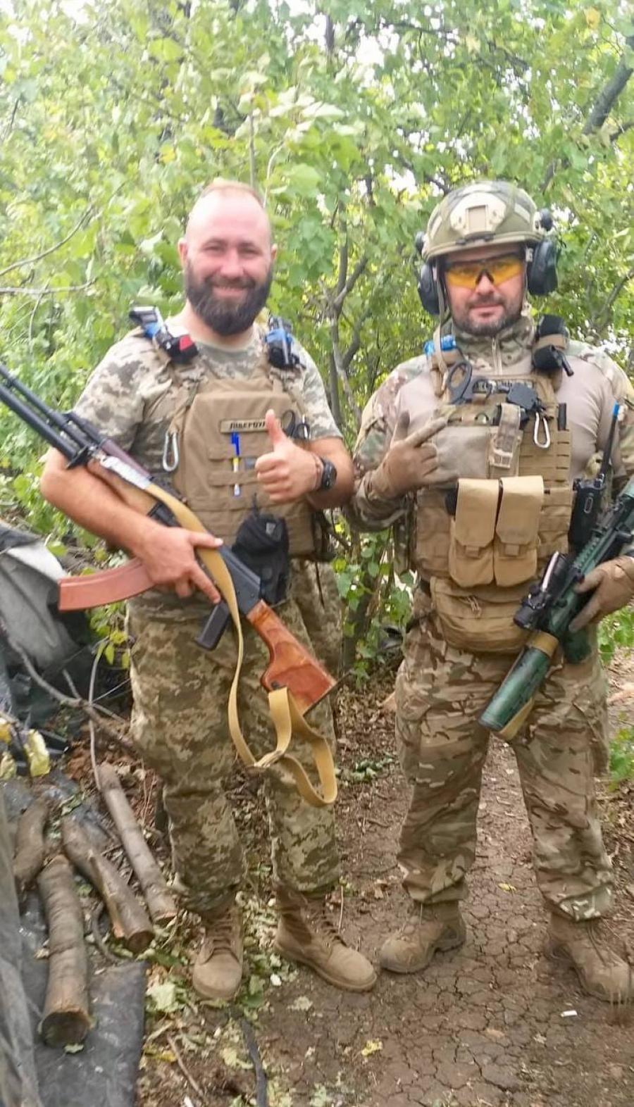 Новини Вінниці - фото з Залишатися непомітними для противника: розвідник «Білка» про війну та перемогу На зображенні може бути: 2 людини та на відкритому повітрі