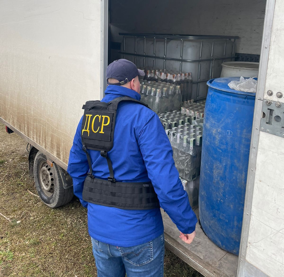 Новини Тернополя - фото з На Тернопільщині викрили підпільний алкоцех з мільйонним прибутком