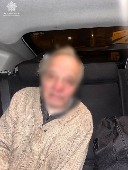 Новини Тернополя - фото з Тернополянка допомогла патрульним знайти заблукалого дідуся