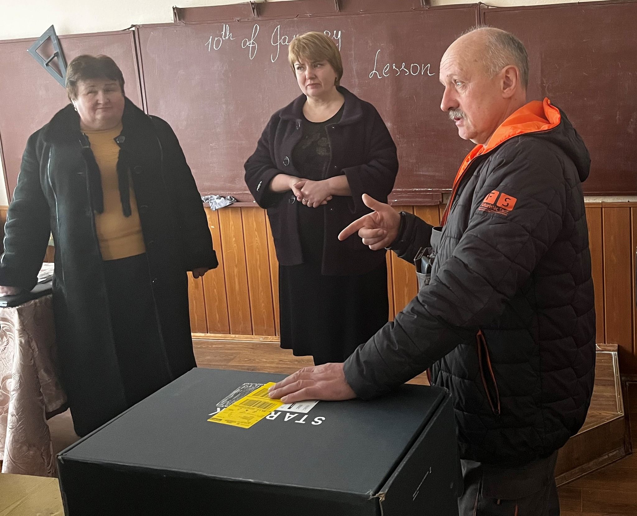 Новини Вінниці - фото з «Роблю те, що подобається».  Переселенець створив у ліцеї комп’ютерний клас і шукає волонтерів