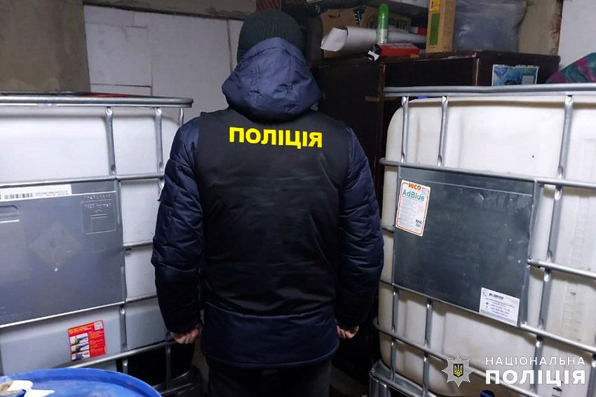 Новини Хмельницького - фото з Виготовляли й продавали фальсифікований алкоголь: на Хмельниччині викрили злочинну групу