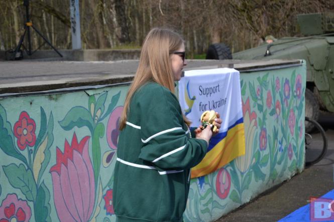 Новини Хмельницького - фото з Як у Хмельницькому бігли на підтримку батальйону “Штурм” (ФОТОРЕПОРТАЖ)