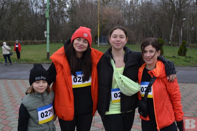 Новини Хмельницького - фото з Як у Хмельницькому бігли на підтримку батальйону “Штурм” (ФОТОРЕПОРТАЖ)