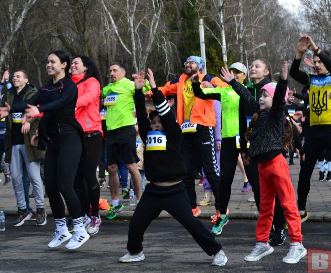 Новини Хмельницького - фото з Як у Хмельницькому бігли на підтримку батальйону “Штурм” (ФОТОРЕПОРТАЖ)