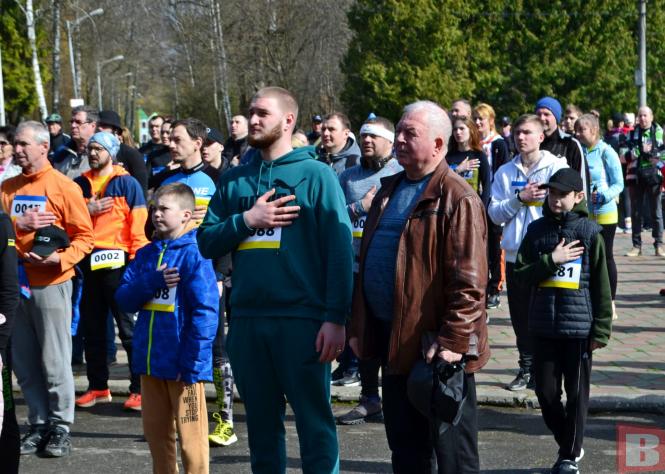 Новини Хмельницького - фото з Як у Хмельницькому бігли на підтримку батальйону “Штурм” (ФОТОРЕПОРТАЖ)