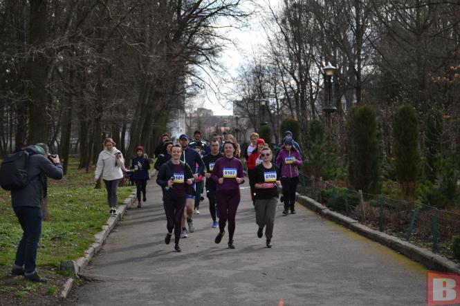 Новини Хмельницького - фото з Як у Хмельницькому бігли на підтримку батальйону “Штурм” (ФОТОРЕПОРТАЖ)