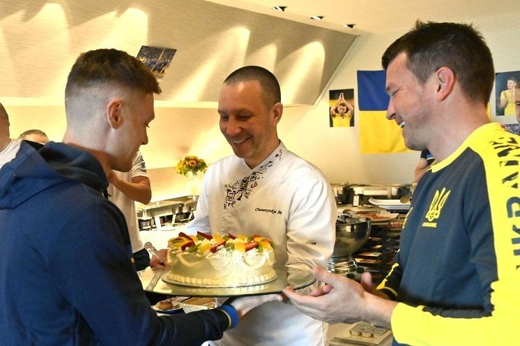 Новини Вінниці - фото з Лідер збірної України Віктор Циганков уперше став батьком. У футболіста народився хлопчик