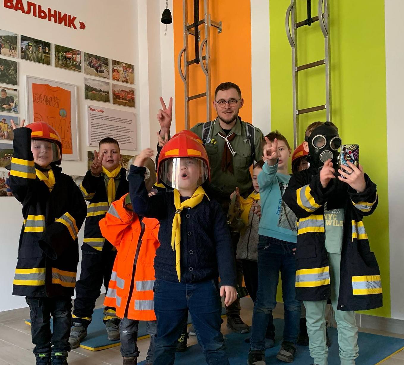 Новини Тернополя - фото з До рятувальників Тернопільщини завітали «Хоробрі їжаки»