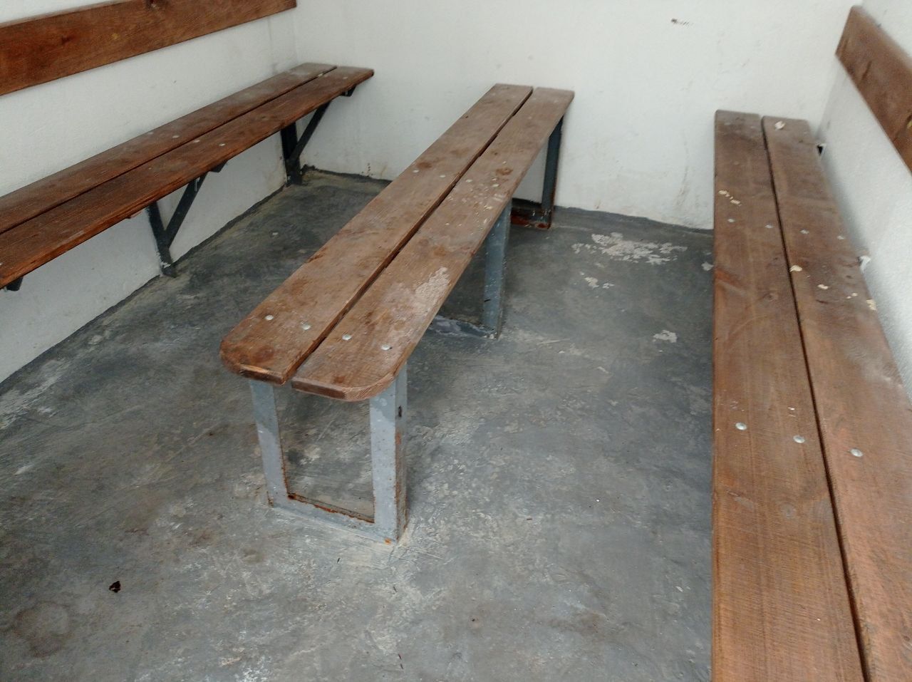 Новини Тернополя - фото з Ми перевірили, як під час тривоги відкривають і закривають укриття на зупинках