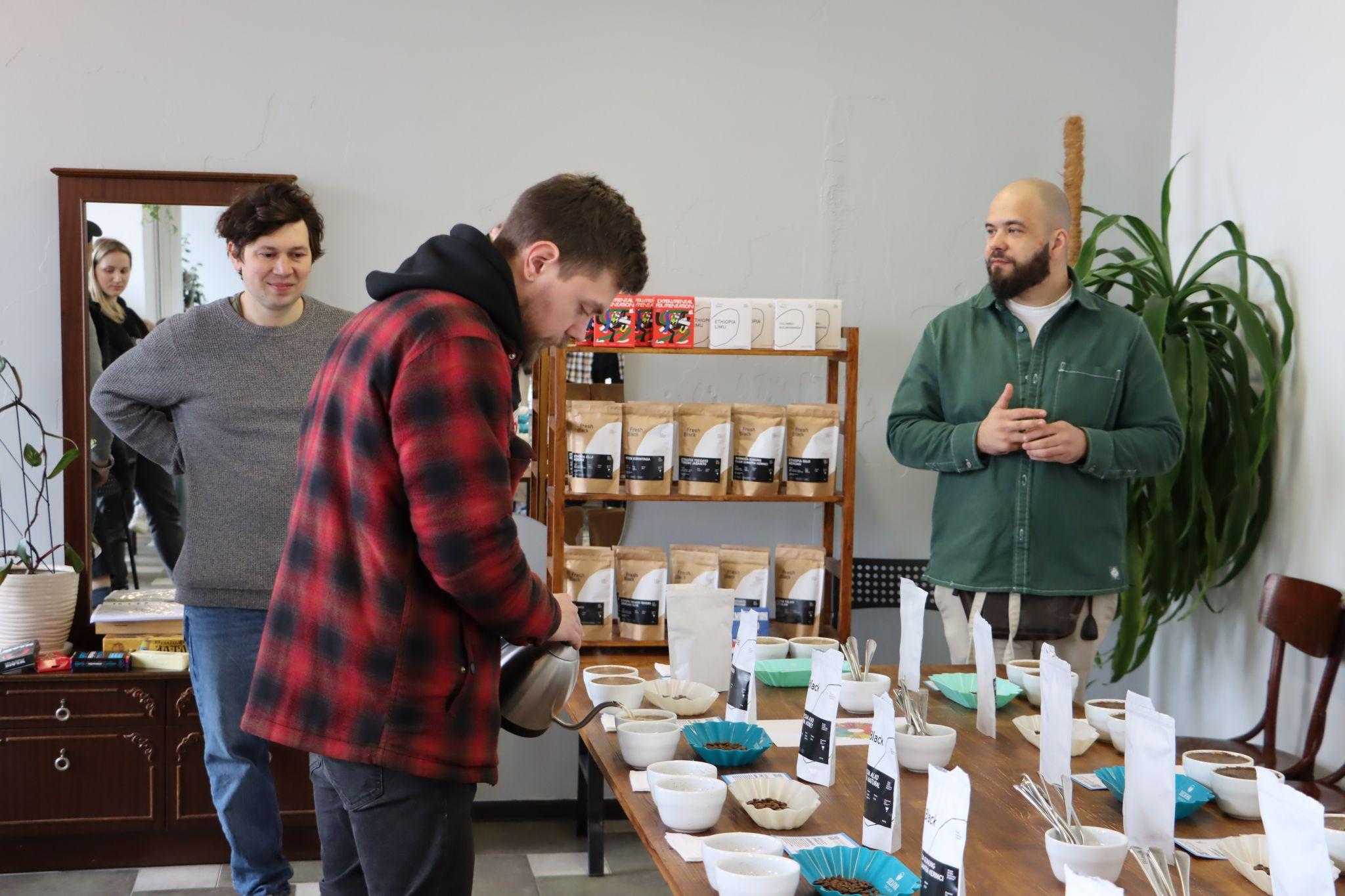 Новини Тернополя - фото з Дегустували каву, яку не купиш у магазині чи у кав’ярнях. У чому секрет?