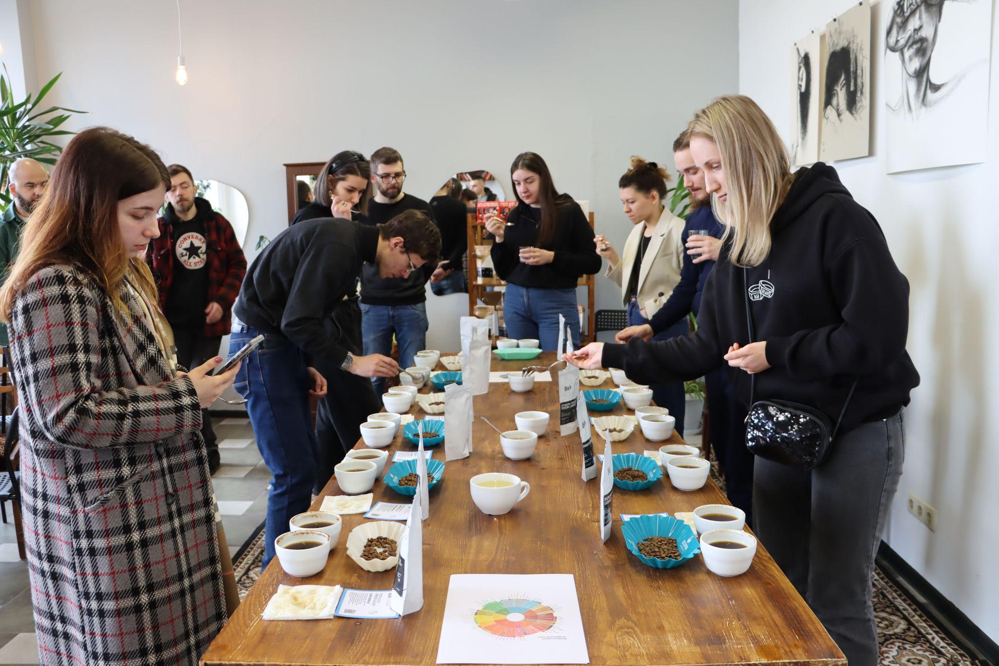 Новини Тернополя - фото з Дегустували каву, яку не купиш у магазині чи у кав’ярнях. У чому секрет?