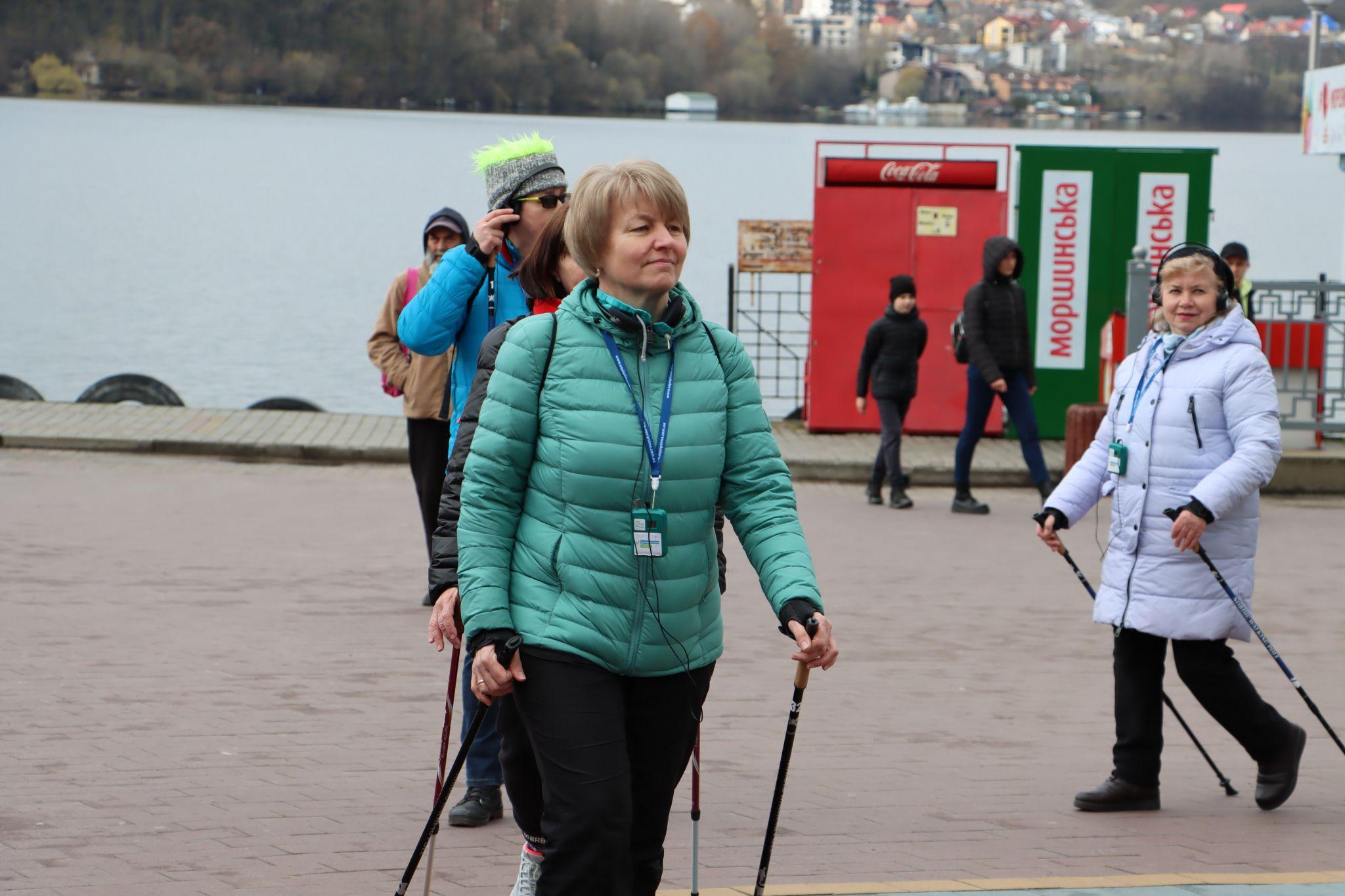 Новини Тернополя - фото з Як тернополяни брали участь у «Здоровій прогулянці» (ФОТОРЕПОРТАЖ)