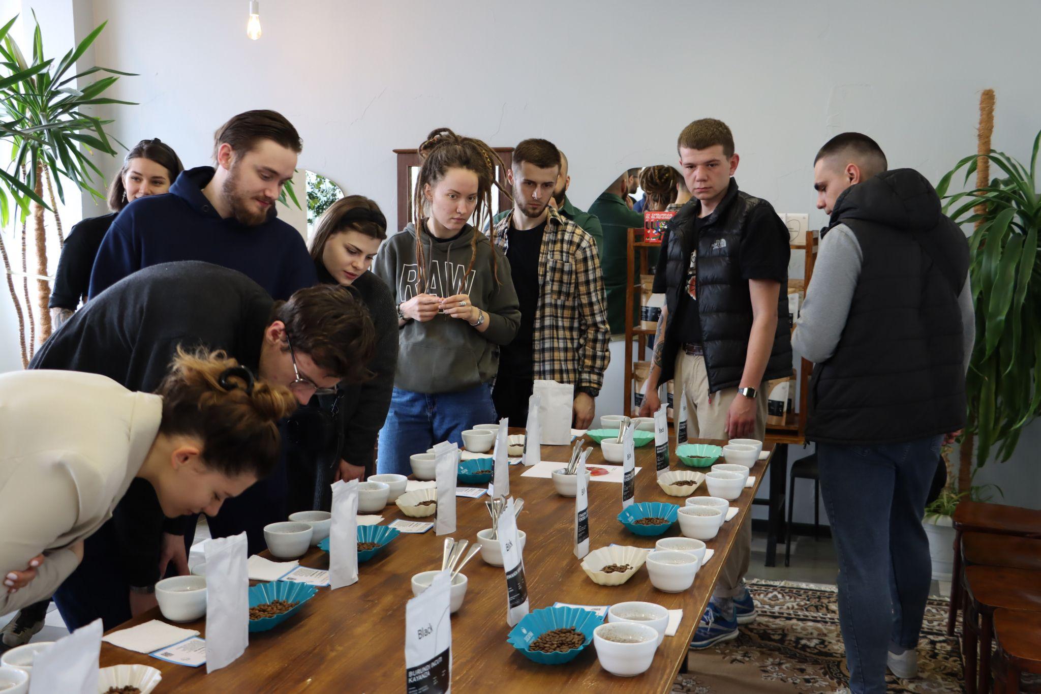 Новини Тернополя - фото з Дегустували каву, яку не купиш у магазині чи у кав’ярнях. У чому секрет?