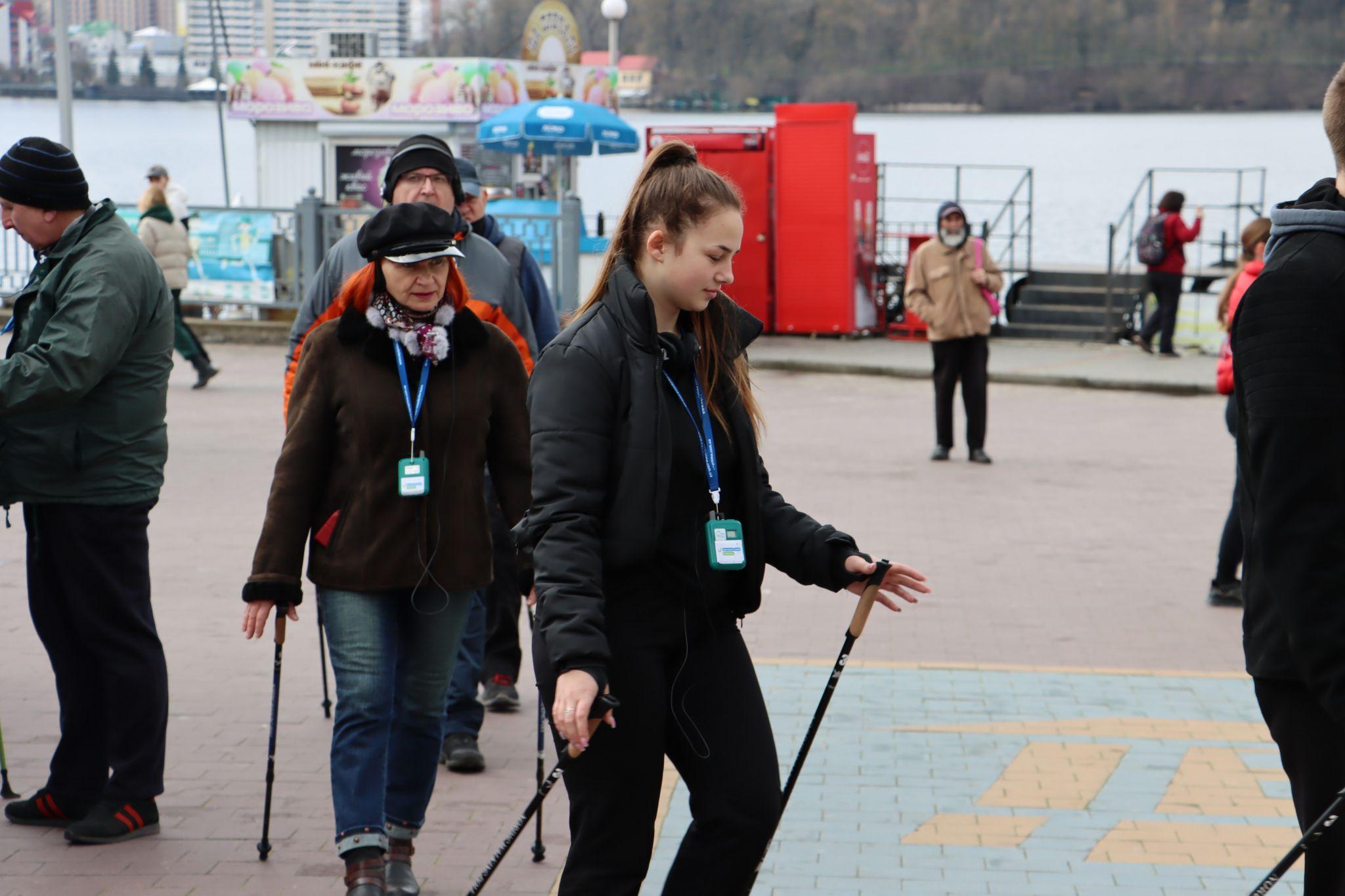Новини Тернополя - фото з Як тернополяни брали участь у «Здоровій прогулянці» (ФОТОРЕПОРТАЖ)