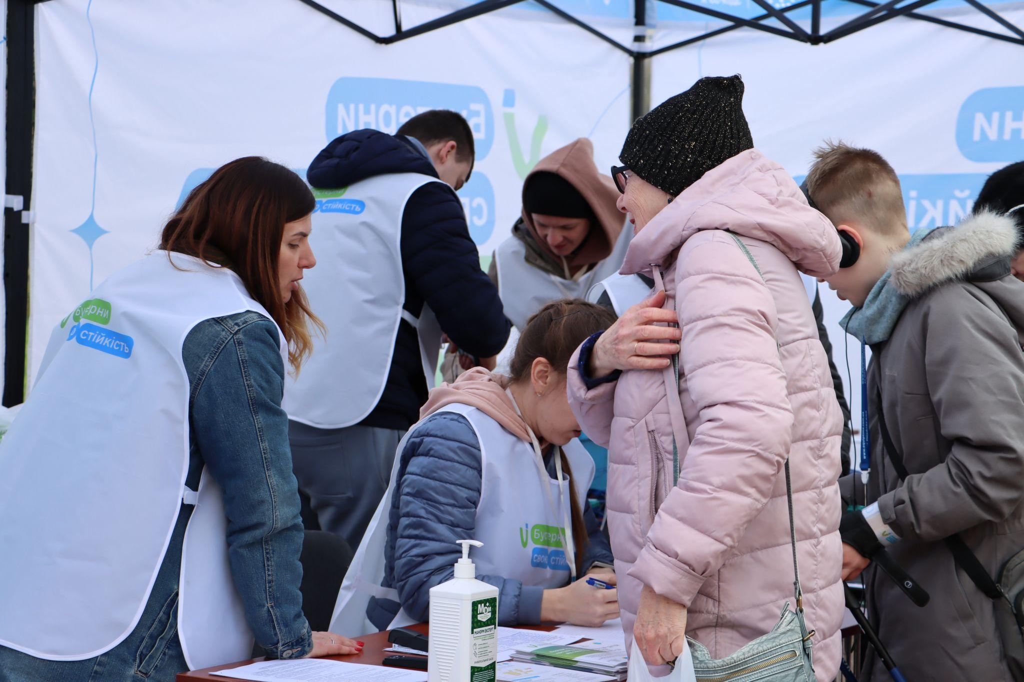 Новини Тернополя - фото з Як тернополяни брали участь у «Здоровій прогулянці» (ФОТОРЕПОРТАЖ)