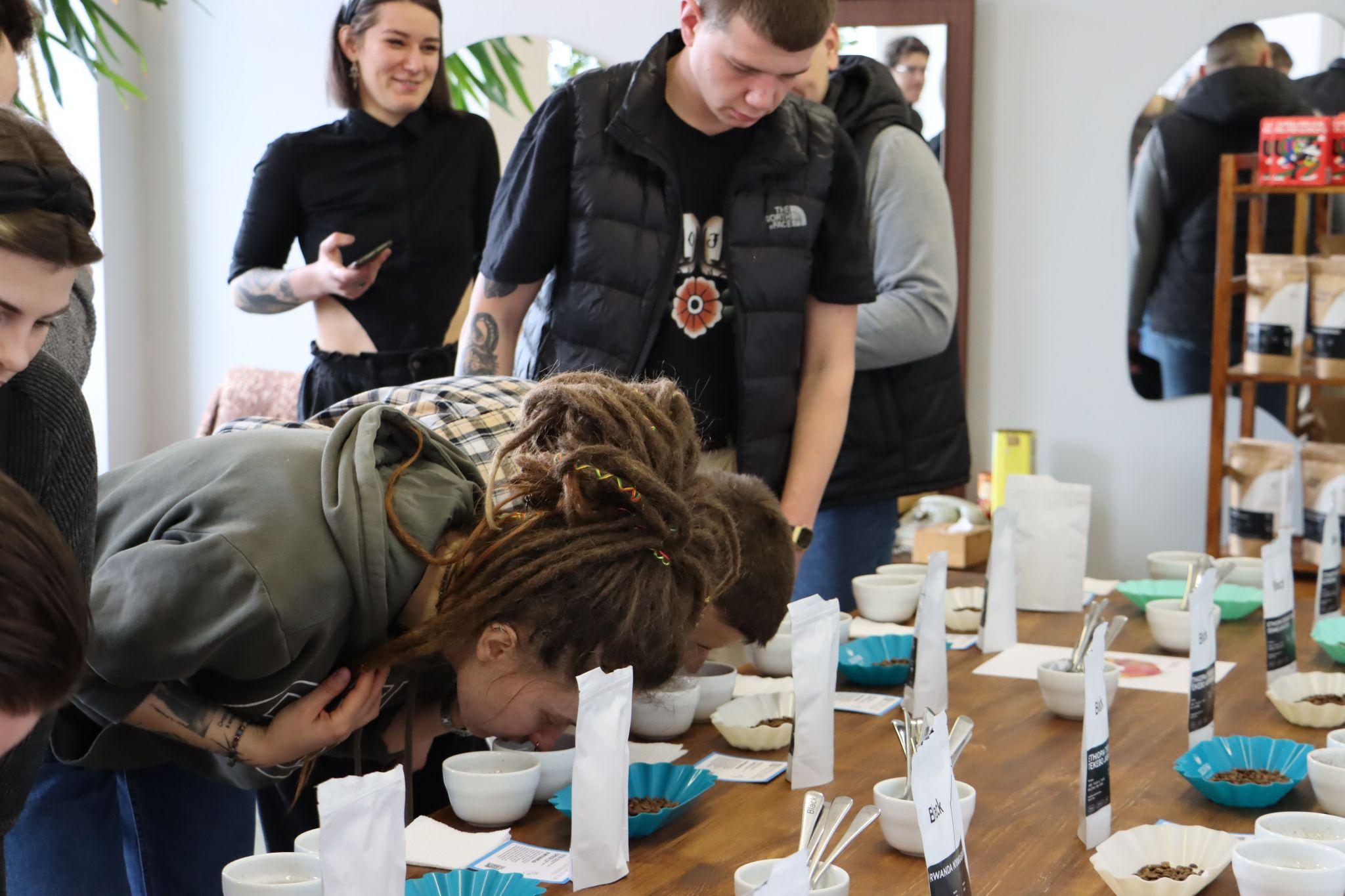 Новини Тернополя - фото з Дегустували каву, яку не купиш у магазині чи у кав’ярнях. У чому секрет?