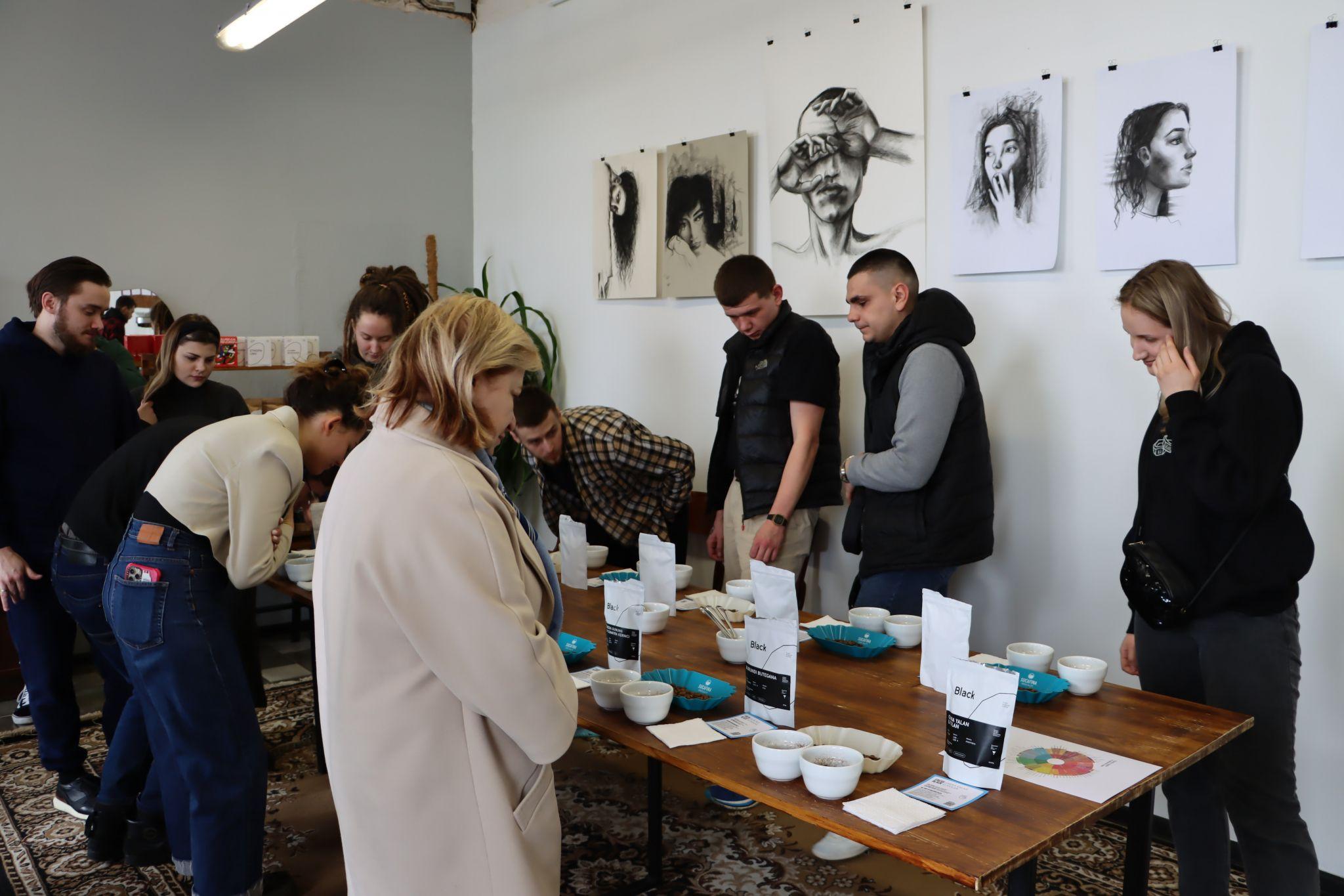 Новини Тернополя - фото з Дегустували каву, яку не купиш у магазині чи у кав’ярнях. У чому секрет?