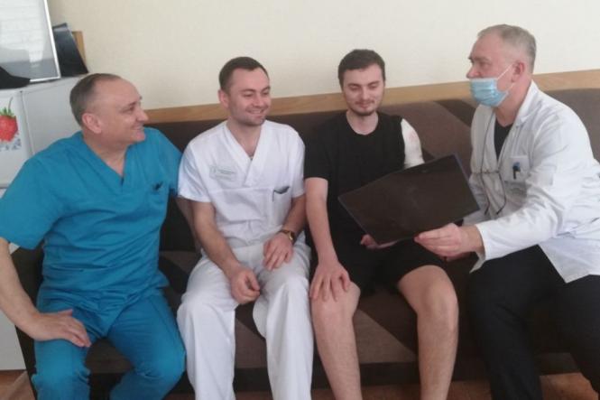 Новини Вінниці - фото з ТОП важливих новин на 20minut.ua від 27 березня по 3 квітня, які ви могли пропустити «Були всі підстави для ампутації…» У лікарні №2 Вінниці врятували руку 25-річному командиру роти