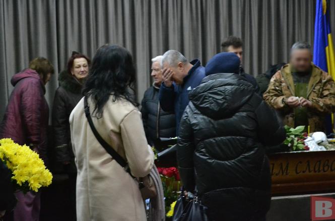 Новини Хмельницького - фото з “Був елітою нації”. Хмельницький попрощався з 25-річним Максимом Хохлачовим