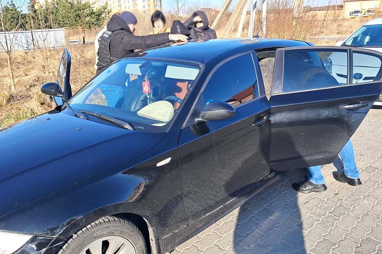 Новини Тернополя - фото з Мати-одиначка зі Львівщини займалась сутенерством у Тернополі