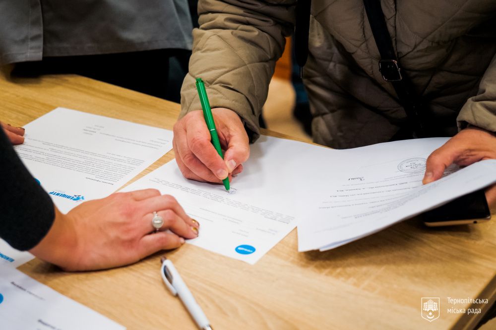 Новини Тернополя - фото з У Тернополі сім’ї переселенців, які постраждали від війни, отримають грошові сертифікати на продукти (ОНОВЛЕНЕ)