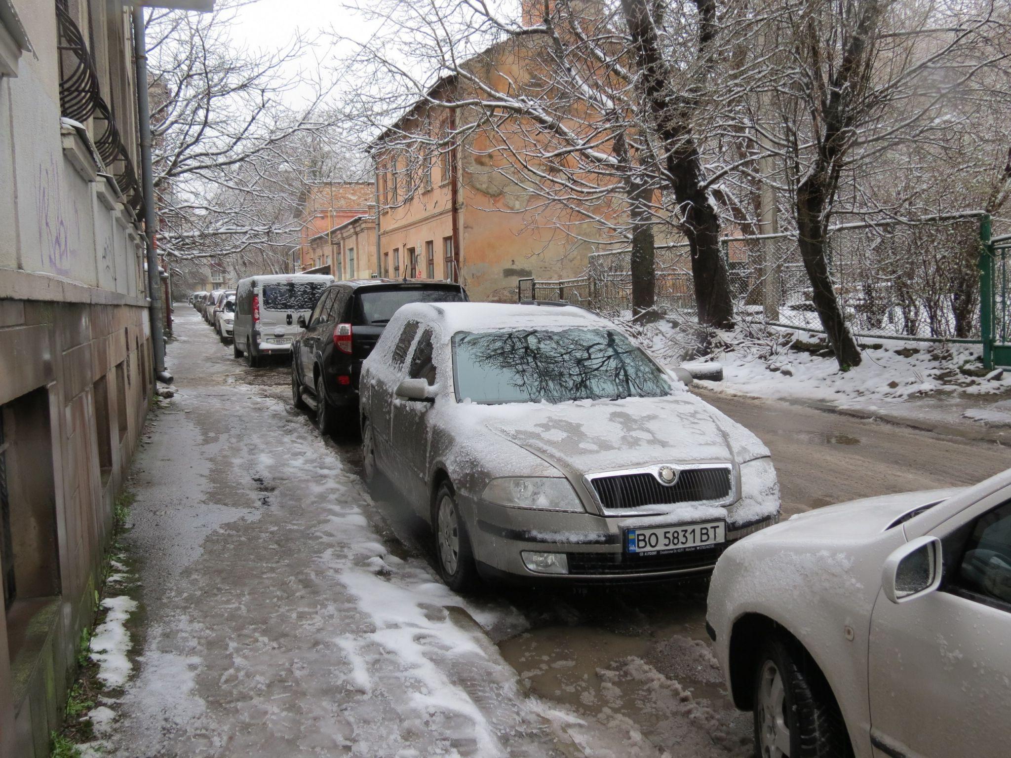 Новини Тернополя - фото з Ожеледиця на тротуарах, а вулиці «пливуть»: яка ситуація в Тернополі через негоду