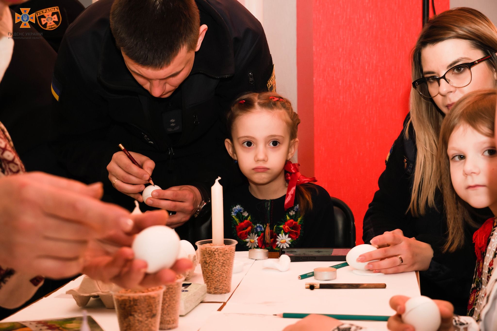 Новини Тернополя - фото з Великодня арт-терапія для дітей тернопільських рятувальників