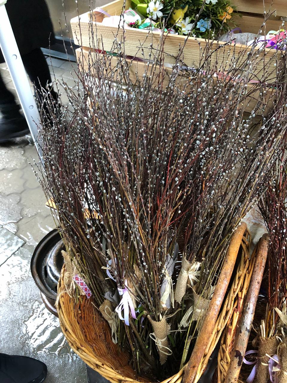 Новини Тернополя - фото з Із сухоцвітом та патріотичними стрічками: за скільки продають букети до Вербної неділі