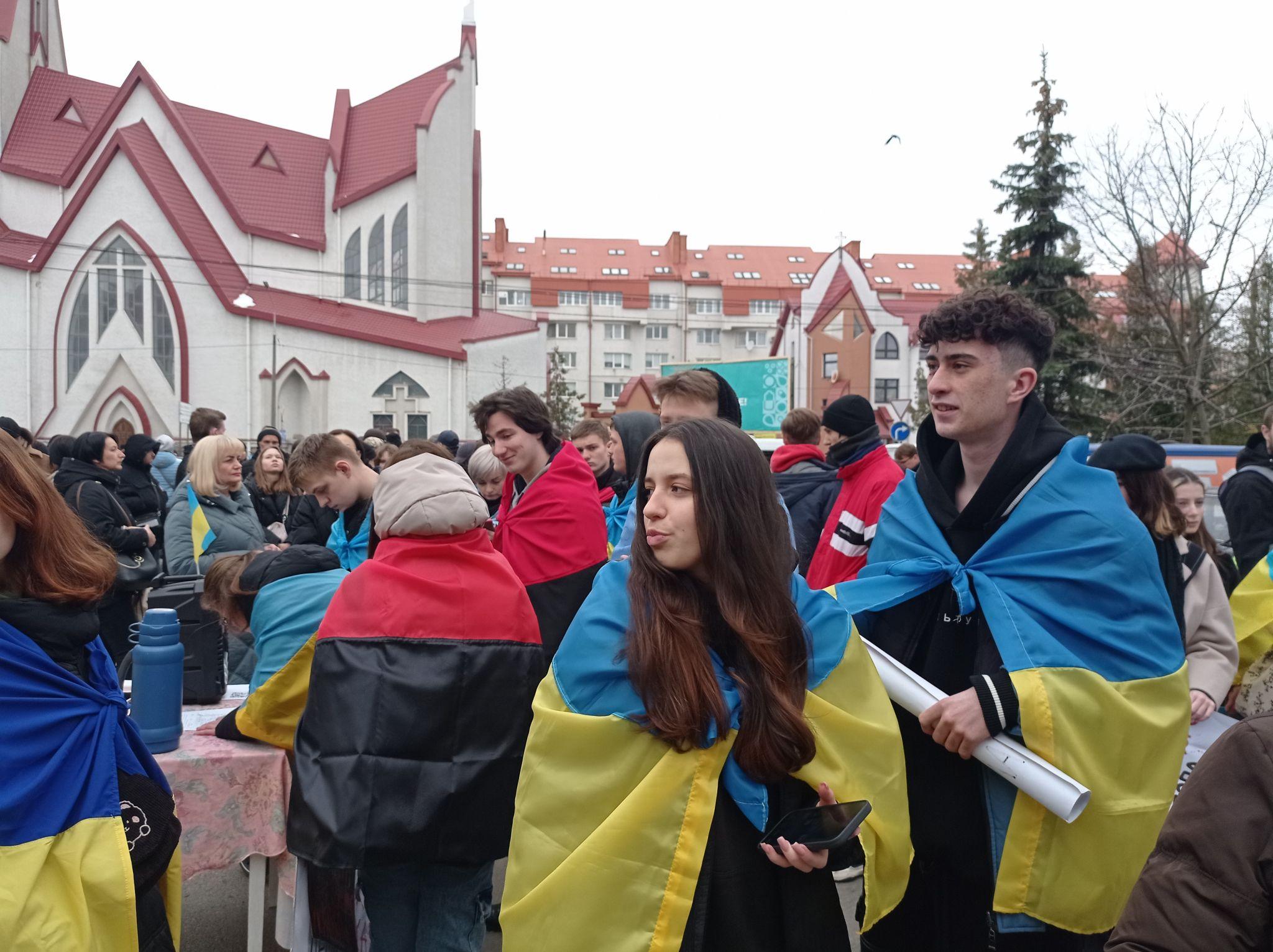 Новини Тернополя - фото з У Тернополі знову протестують проти московського патріархату: активісти вийшли на мітинг 8 квітня