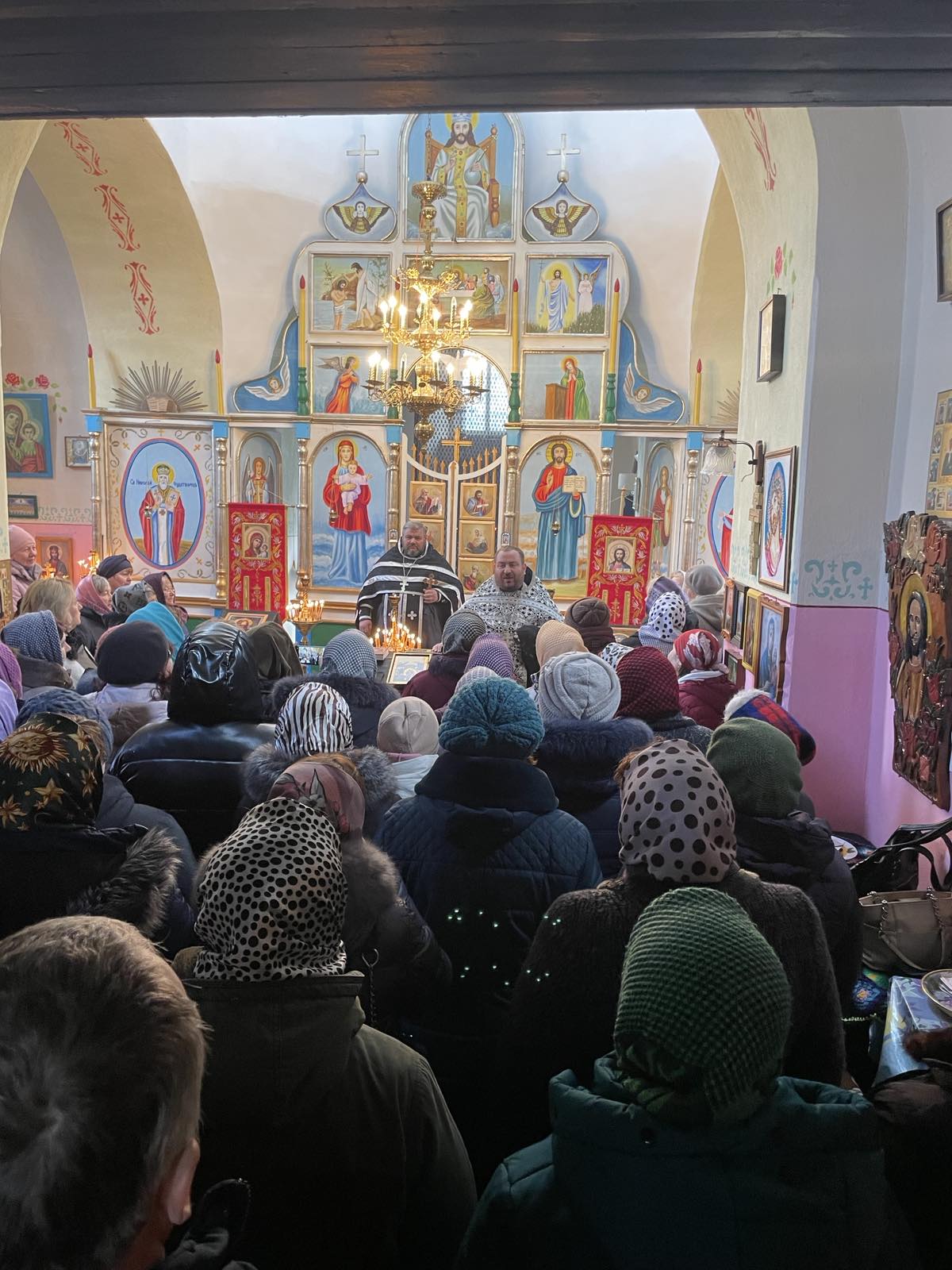 Новини Вінниці - фото з Виганяють московських попів і моляться рідною мовою. Які храми перейшли до ПЦУ перед Великоднем