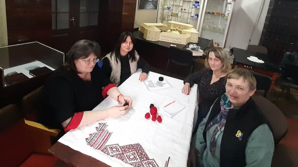 Новини Тернополя - фото з На Тернопільщині вишивають сорочку Шевченку