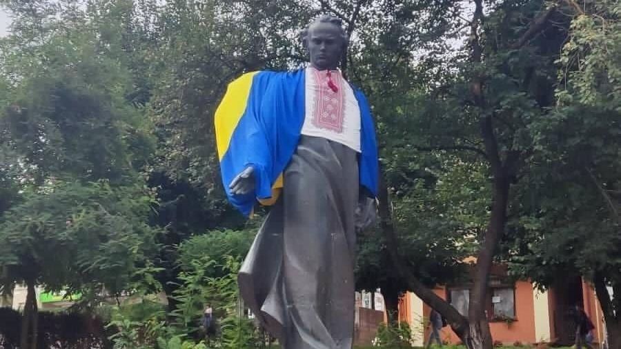 Новини Тернополя - фото з На Тернопільщині вишивають сорочку Шевченку