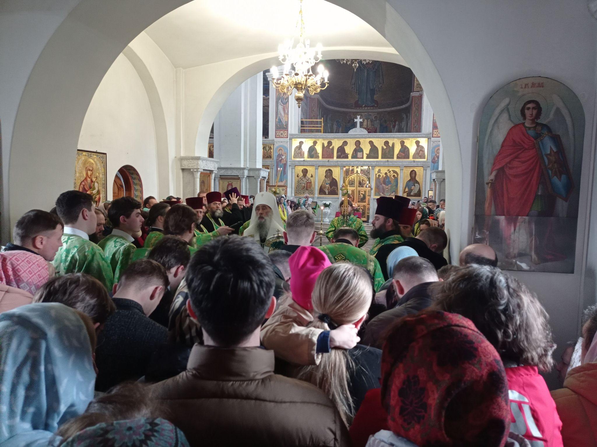 Новини Тернополя - фото з У Тернополі знову протестують проти московського патріархату: активісти вийшли на мітинг 8 квітня