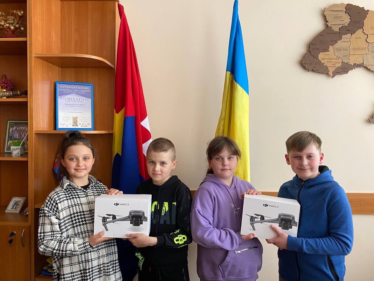 Новини Хмельницького - фото з Волочиські школярі зібрали на ярмарку 219 тисяч для ЗСУ