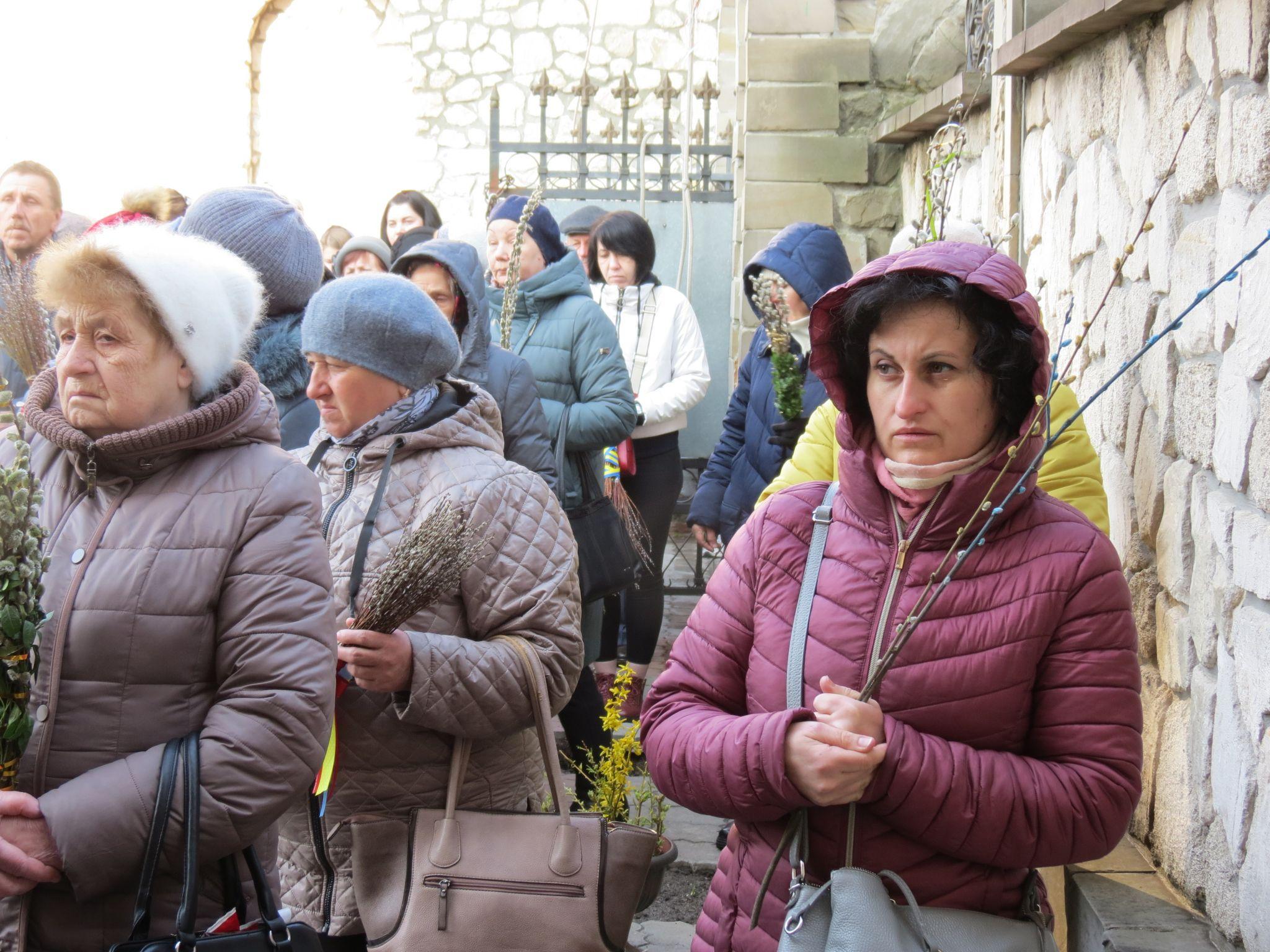 Новини Тернополя - фото з Як тернополяни освячували вербу: репортаж з храмів
