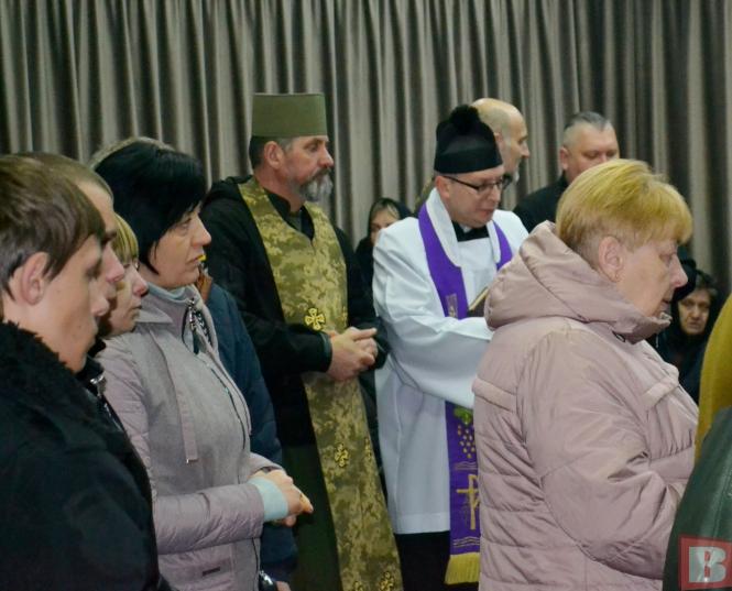 Новини Хмельницького - фото з Хмельницький попрощався з воїном Антоном Фарващуком. Йому було 23