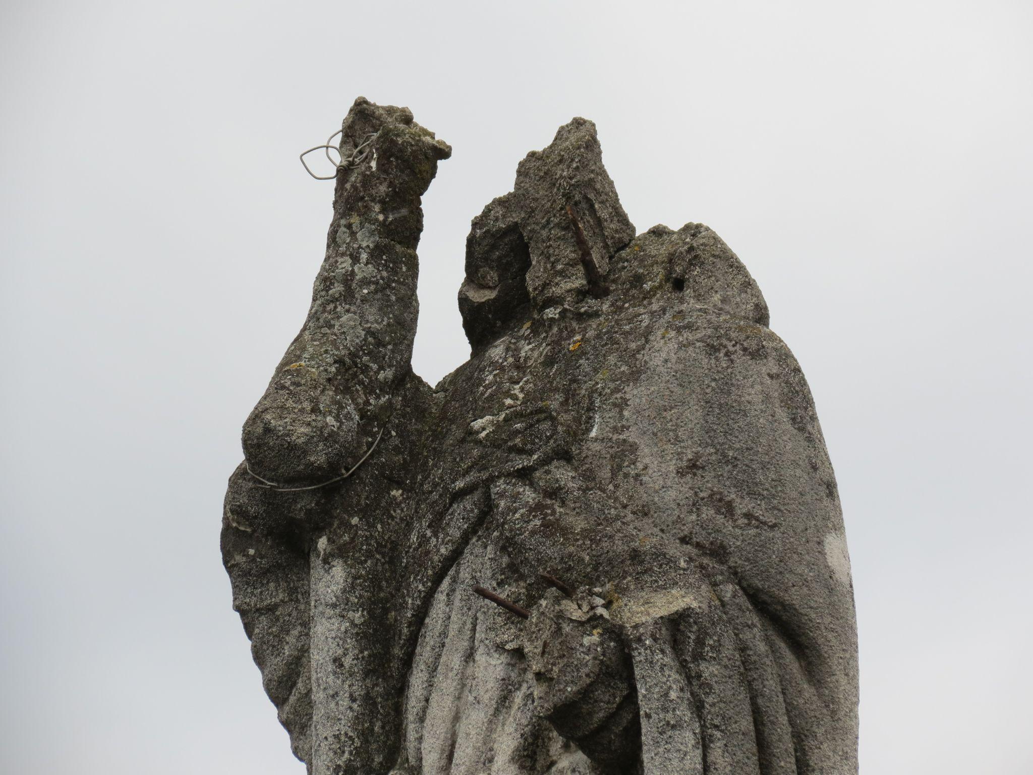 Новини Тернополя - фото з Як виглядають старі та незвичайні поховання на Микулинецькому кладовищі (ФОТОРЕПОРТАЖ)