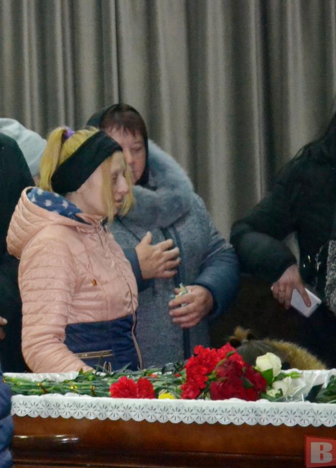 Новини Хмельницького - фото з Хмельницький попрощався з воїном Антоном Фарващуком. Йому було 23