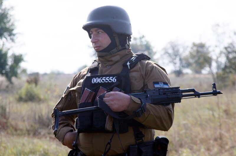 Новини Хмельницького - фото з Родині загиблого поліцейського з Хмельниччини вручили його ордени