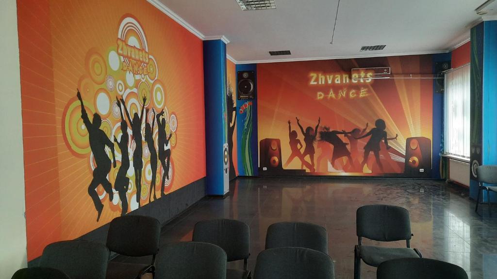 Новини Хмельницького - фото з За 10 мільйонів на Кам’янеччині продають готель. Що там є Галерея фотографій цього помешкання