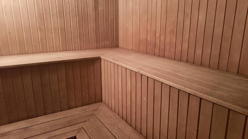 Новини Хмельницького - фото з За 10 мільйонів на Кам’янеччині продають готель. Що там є Галерея фотографій цього помешкання