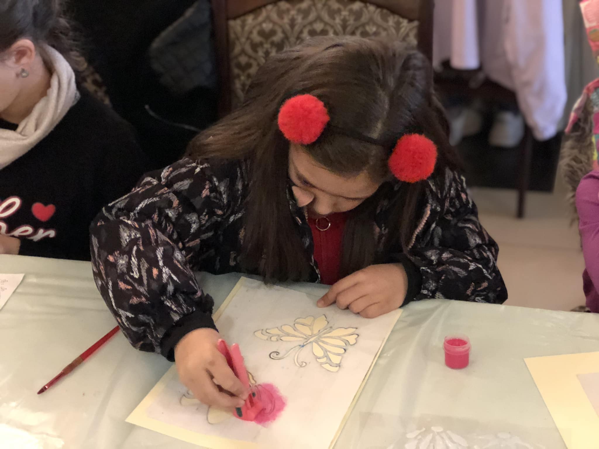 Новини Тернополя - фото з У Тернополі діти виготовляли Великодні обереги для захисників на передову