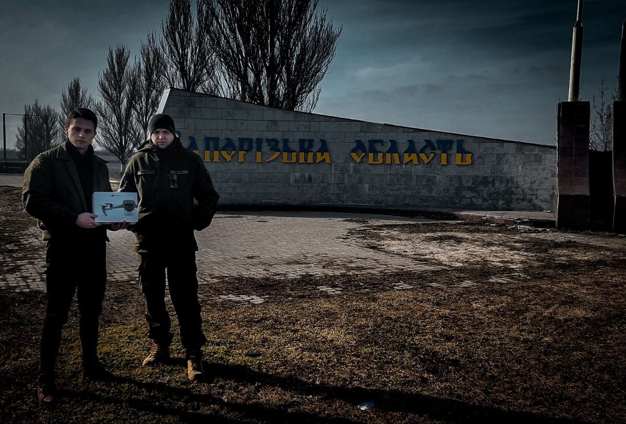 Новини Тернополя - фото з У 20 років об’їздив усю лінію фронту. Художник з Кременця розповів про свою волонтерську місію