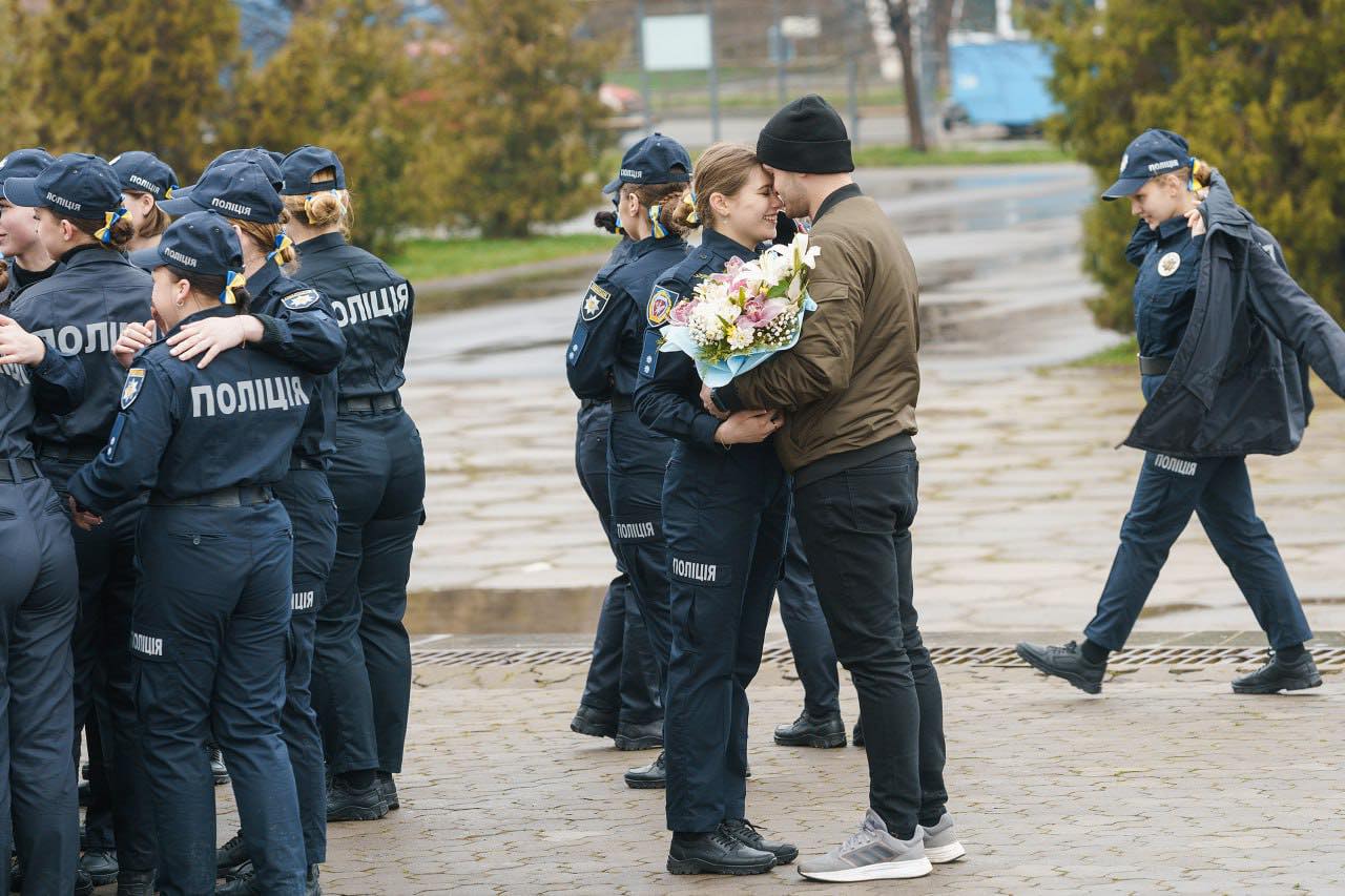 Новини Вінниці - фото з У Вінниці випускники Харківського університету внутрішніх справ отримали дипломи