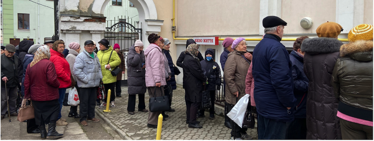 Новини Вінниці - фото з Одинокі люді 70+ отримали гуманітарну допомогу до Великодня