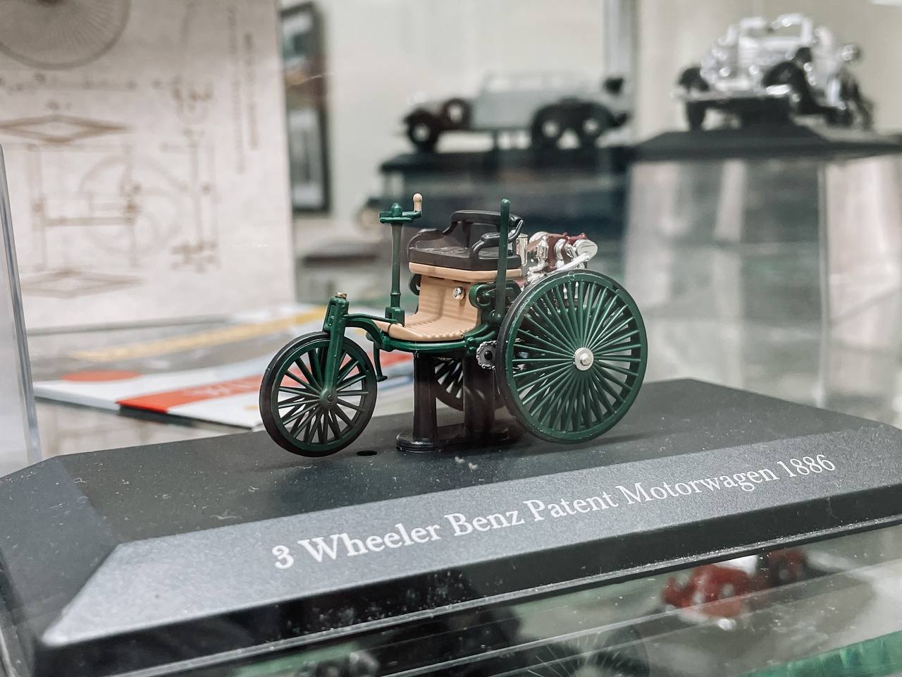 Новини Вінниці - фото з В музеї транспорту презентували нову марку і відкрили виставку присвячену майбутньому місту побратиму