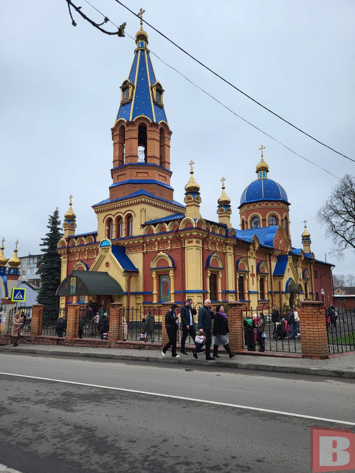 Новини Хмельницького - фото з Освячення великодніх кошиків у храмах Хмельницького (ФОТОРЕПОРТАЖ)